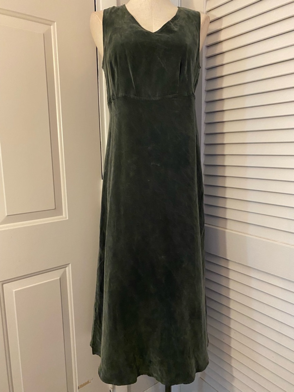 Vintage 90’s “Rabbit Rabbit Rabbit” Hunter Green Velvet Midi Dress- Size 6P